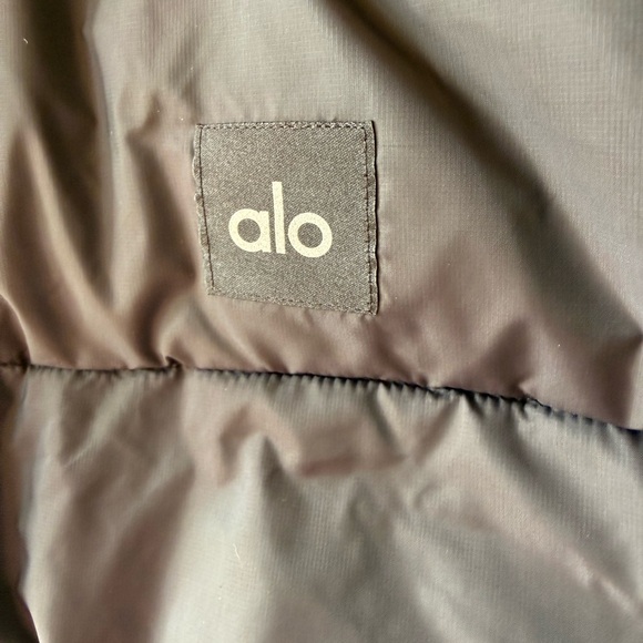 NWT!!! ALO Yoga Gold Rush Black Puffer Coat, Sz Small - FIRM PRICE - Picture 7 of 11